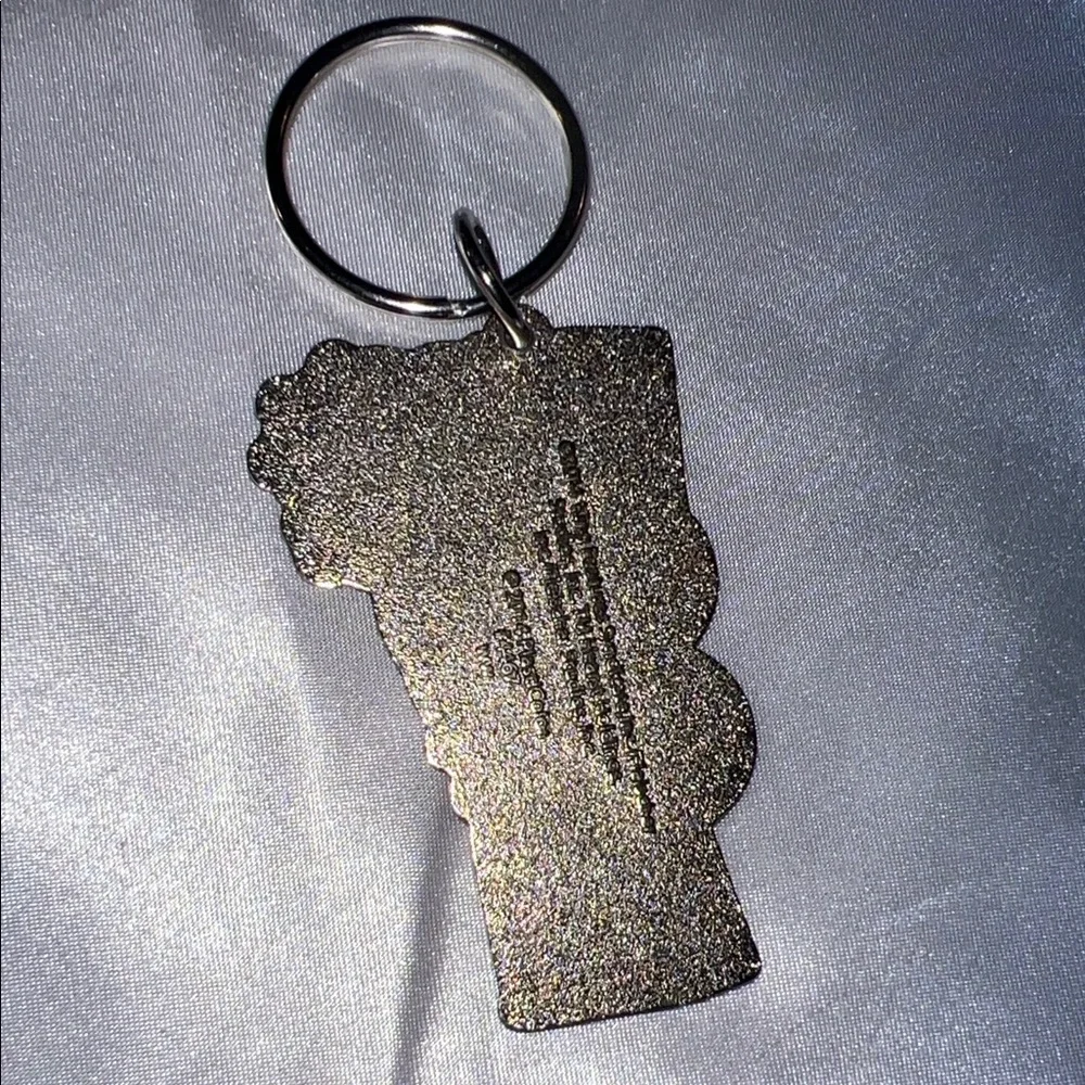 Betty Boop Keychain with Red Accents - Picture 2 of 5